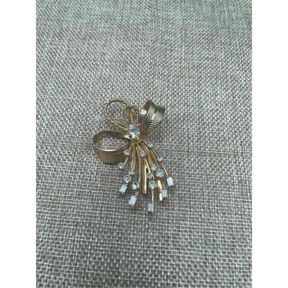 Vintage Sarah Coventry Vogue Rhinestone Bow Brooch Pin